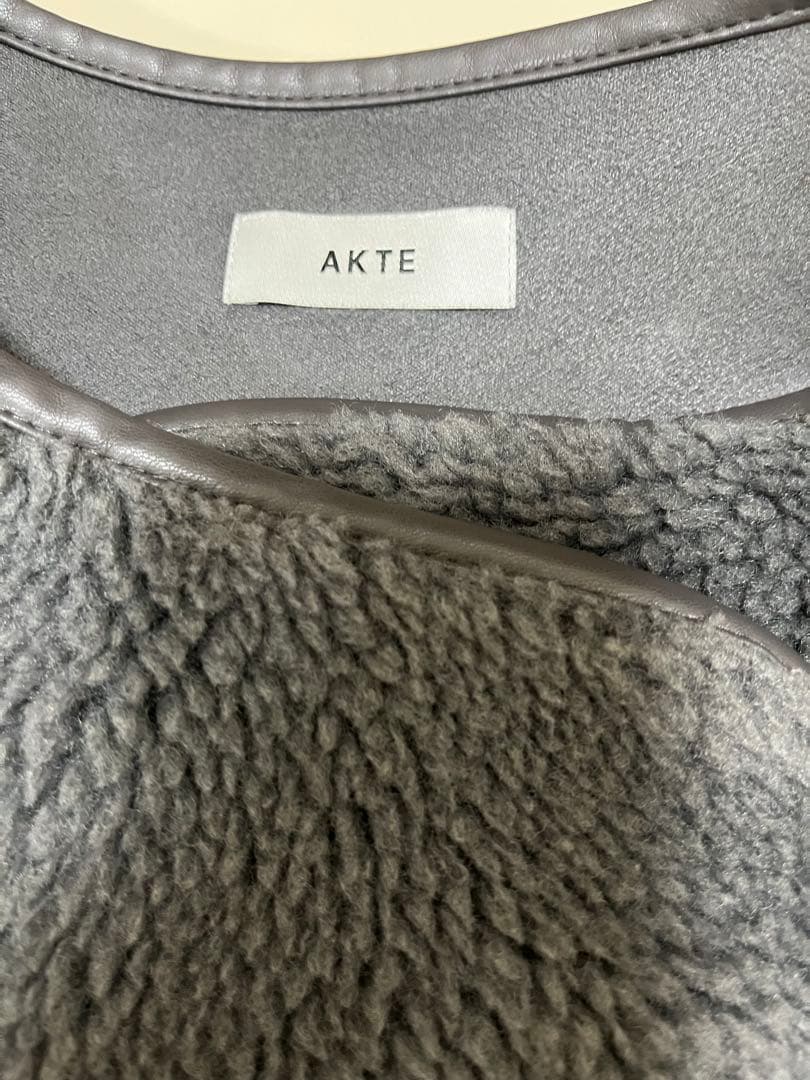 アクテ　ボアミドルブルゾン　チャコールグレー　フリーサイズ