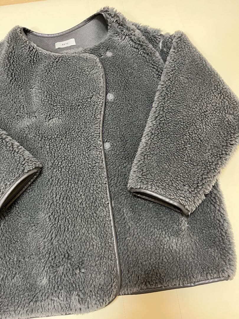 アクテ　ボアミドルブルゾン　チャコールグレー　フリーサイズ