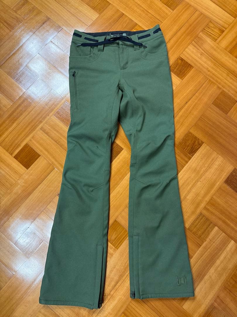 L1スノーボードウェア　ジャケットSサイズ　パンツXSサイズ