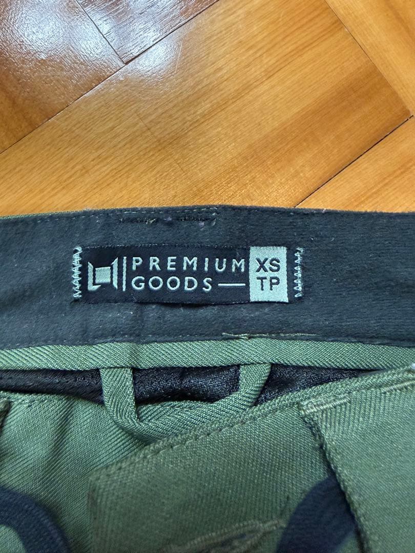 L1スノーボードウェア　ジャケットSサイズ　パンツXSサイズ