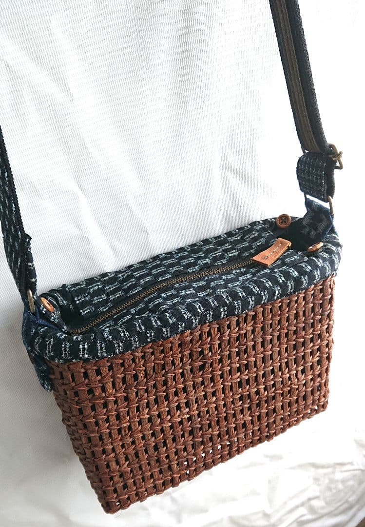 山葡萄蔓ショルダーバッグ・斜め掛けbag