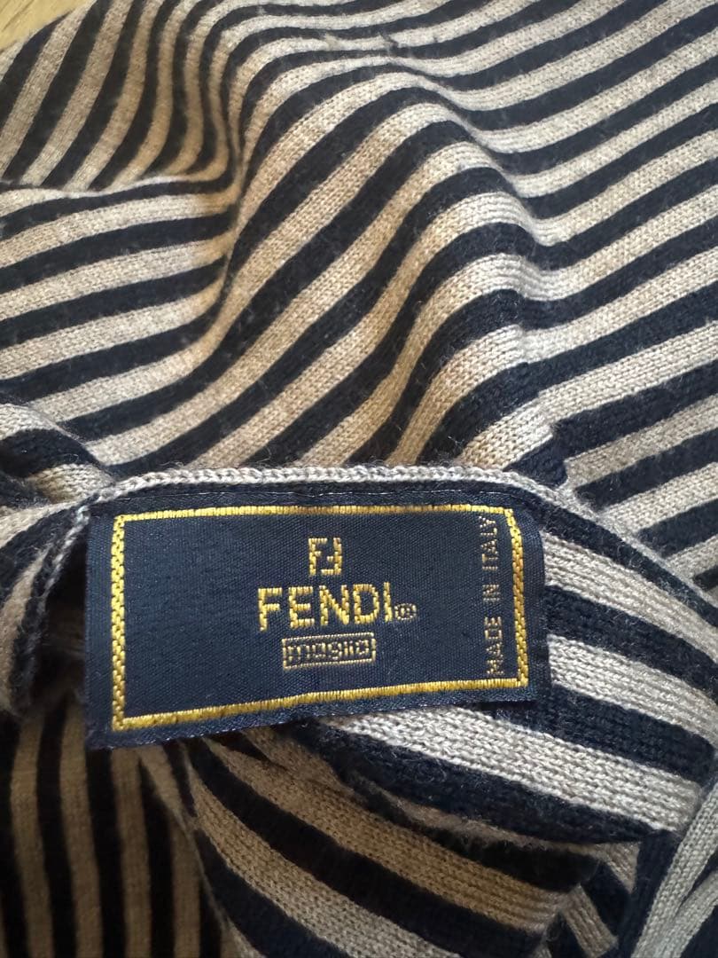 直*也様 Fendi フェンディ　ズッカストライプ ロゴ マフラー
