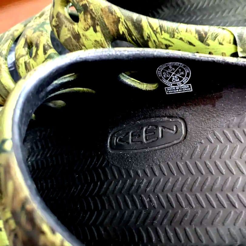 靴 keen yogui