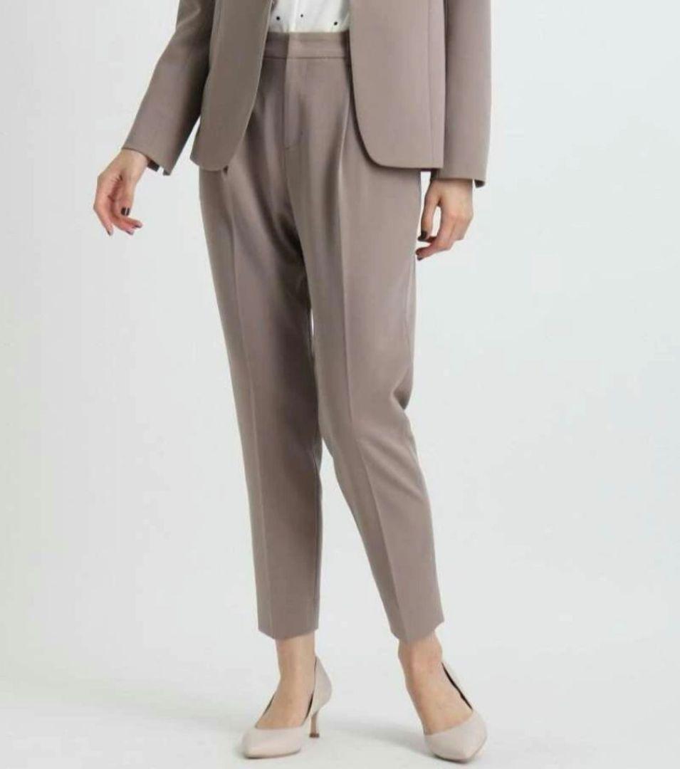 INDIVI　ストレッチテーラードジャケット、ストレッチタックテーパードパンツ