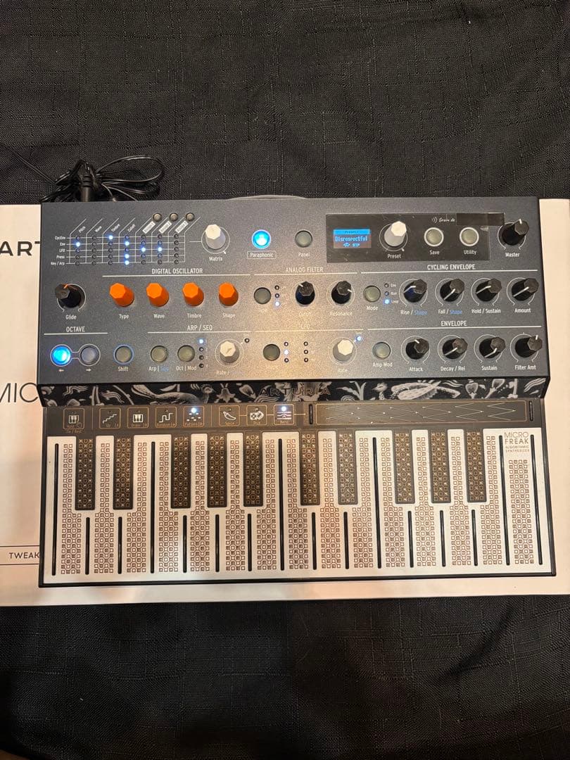 ARTURIA MICROFREAK シンセサイザー