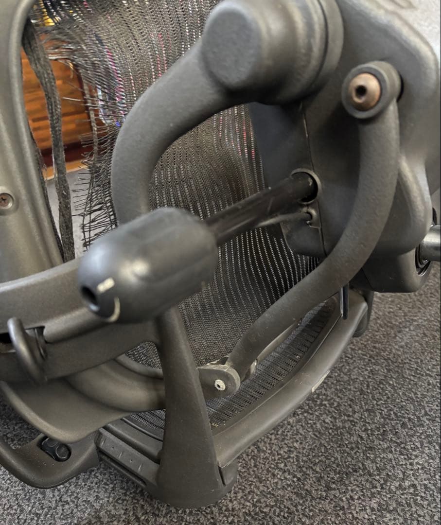 アーロンチェア　破れ他有り