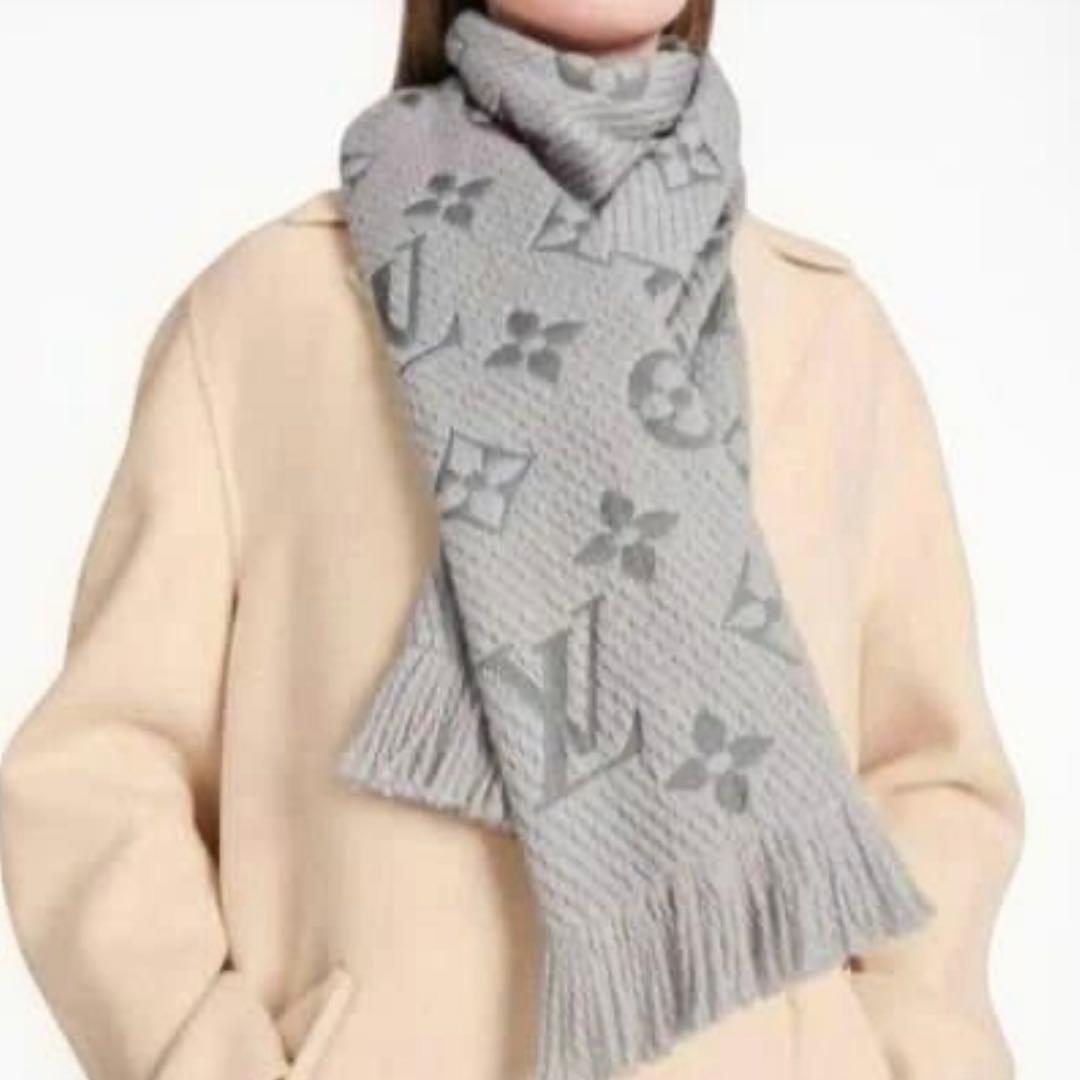 LOUIS VUITTON　ルイヴィトン✮エシャルプ　ロゴマニア　グレー　箱付