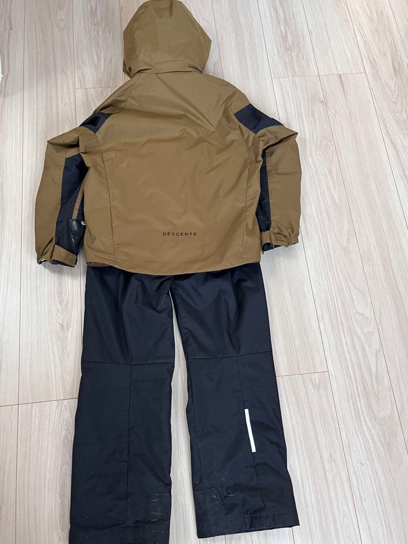 デサント　子ども用スキーウェア 150サイズ ブラウン/ブラック