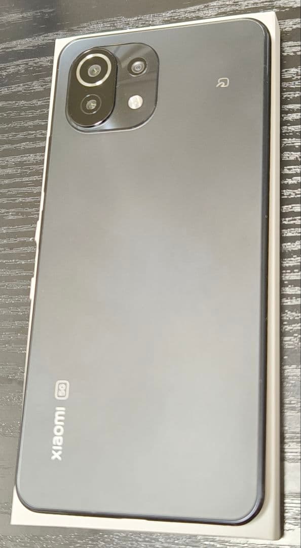 【美品】Xiaomi Mi 11 Lite 5G ACアダプターとカバー付き
