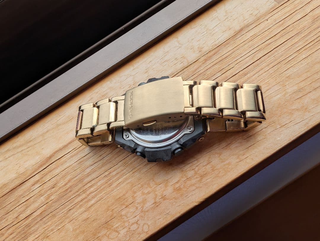 G-SHOCK ゴールド　GST-B500