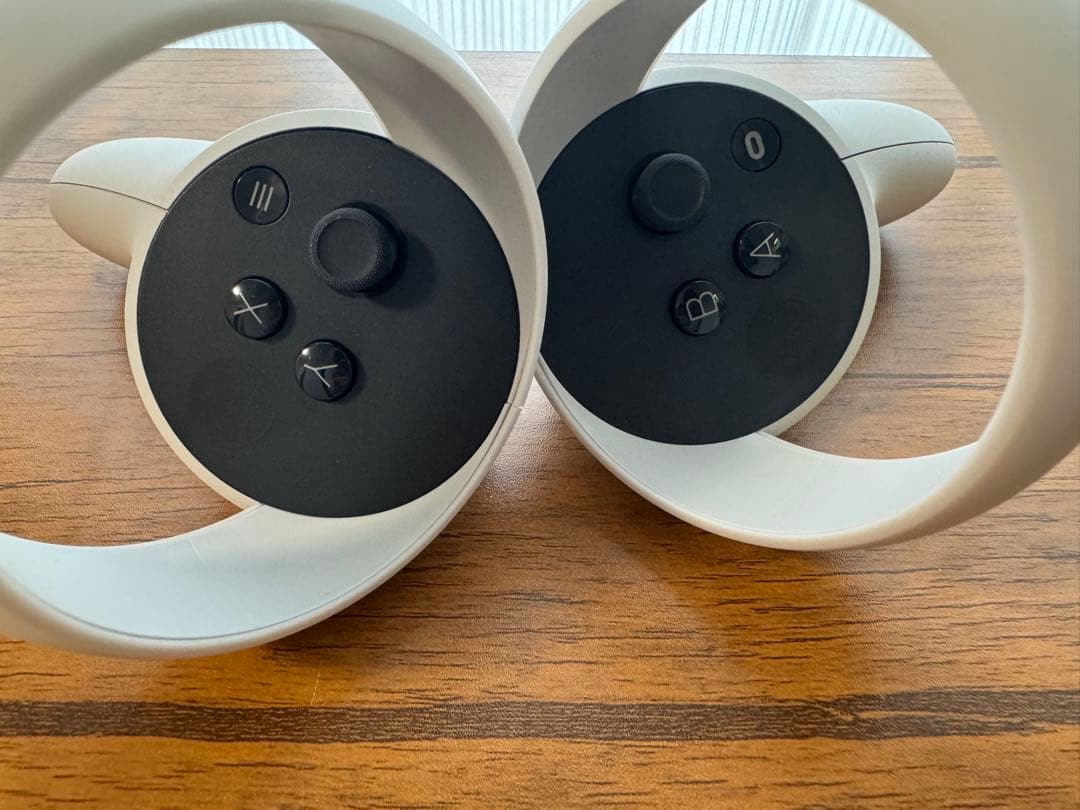 【美品】 quest 2 128GB 本体＋1.3万円相当ストラップ