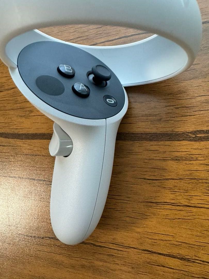 【美品】 quest 2 128GB 本体＋1.3万円相当ストラップ