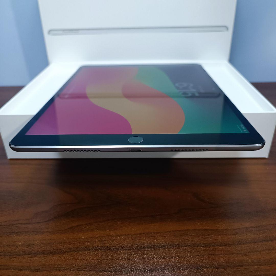 (美品) iPad Pro 10.5 Simフリー256GB、 Keyboard