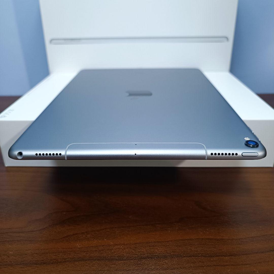 (美品) iPad Pro 10.5 Simフリー256GB、 Keyboard