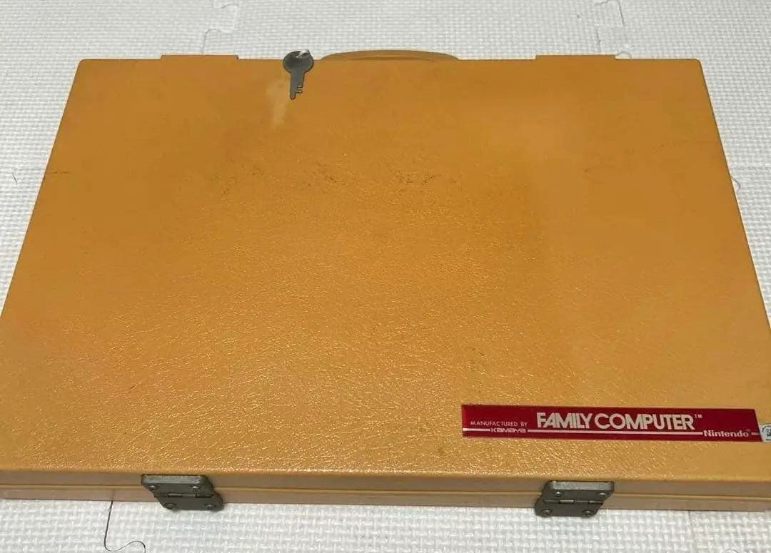 ファミコン　カセット　アタッシュケース　鍵付き　KAMAYA レア　レトロ