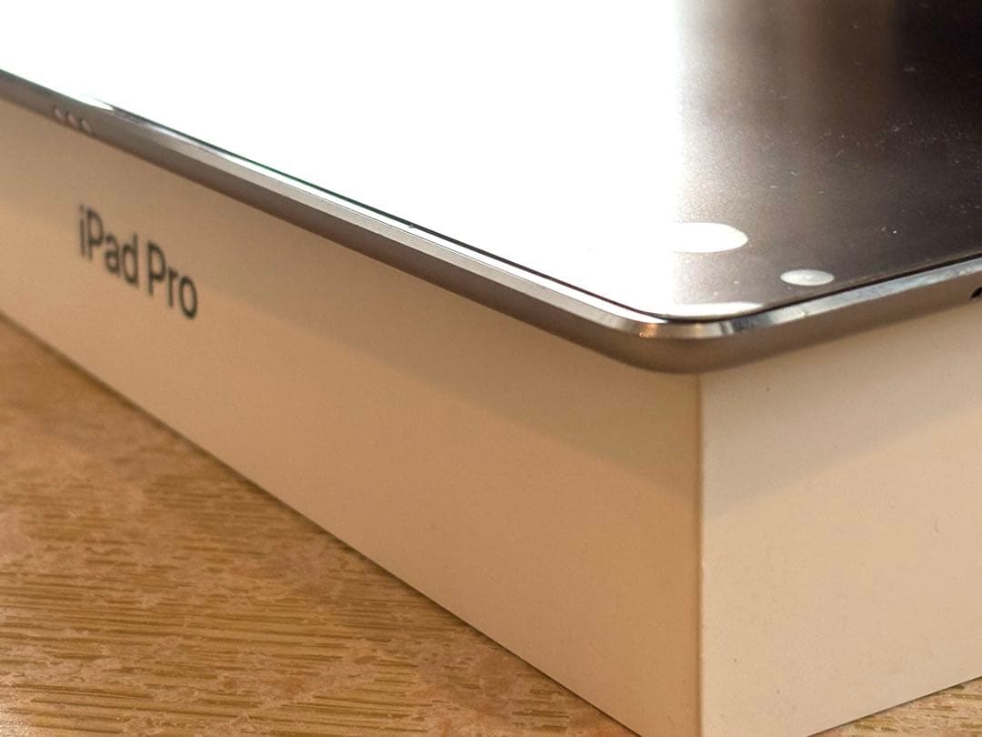 ア*ン様 ⭐️iPad 10.5インチ シルバー ペンシル&キーボード付き⭐️