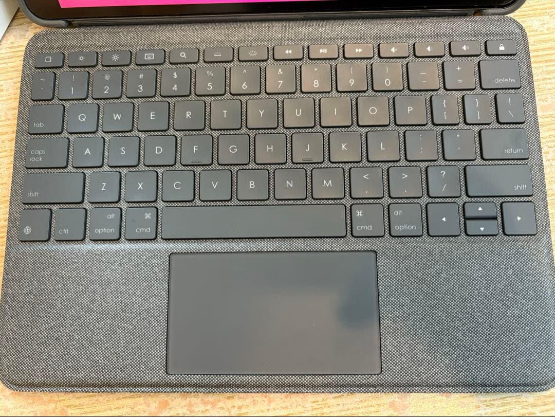 ア*ン様 ⭐️iPad 10.5インチ シルバー ペンシル&キーボード付き⭐️