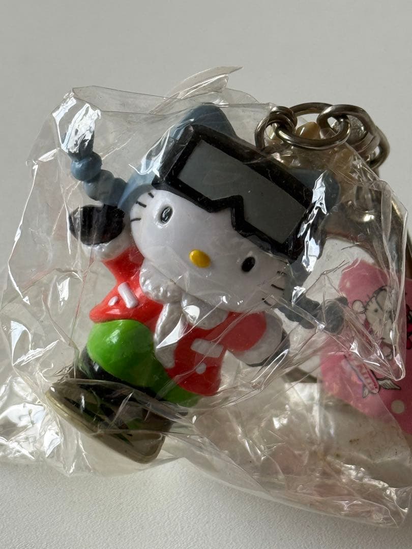 当時物　サンリオ　ハローキティ　冬期限定　スノーボード　キーホルダー 2001年