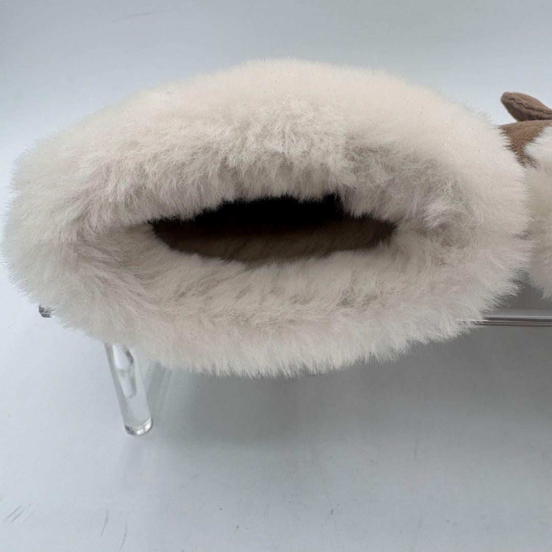 未使用級　アグ シープスキン 羊革 ボア 手袋 デカロゴ グローブ