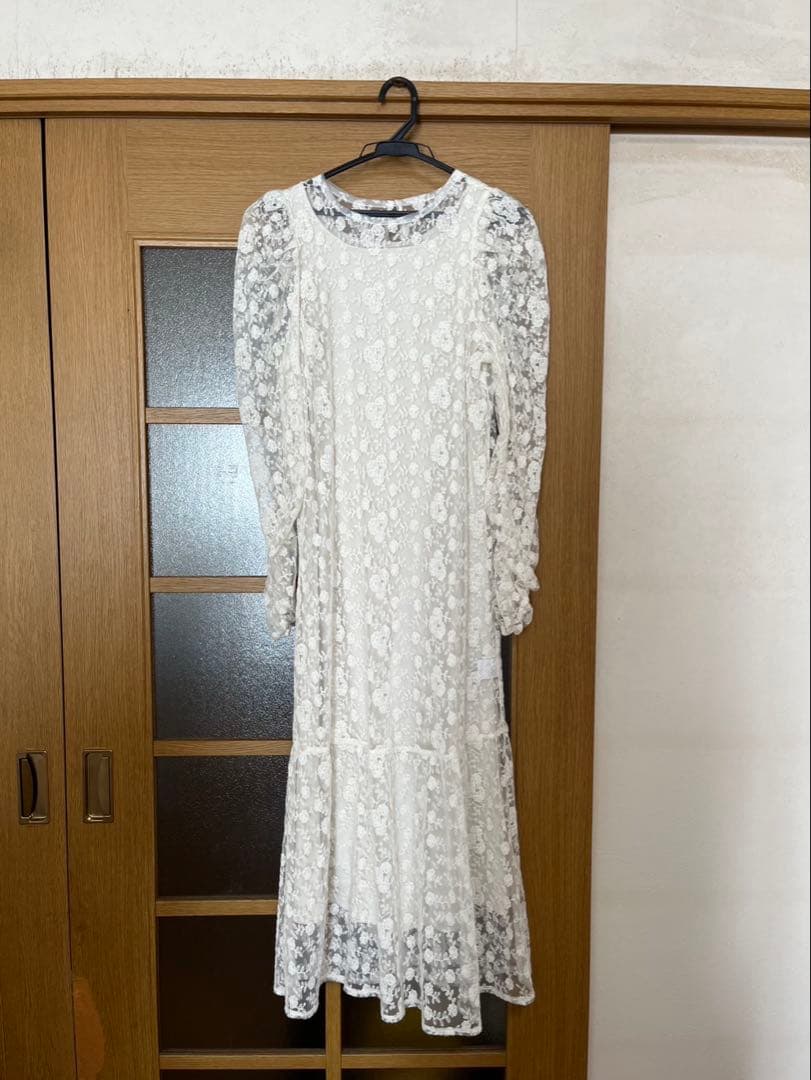 hinari フラワー刺繍チュールレースワンピース