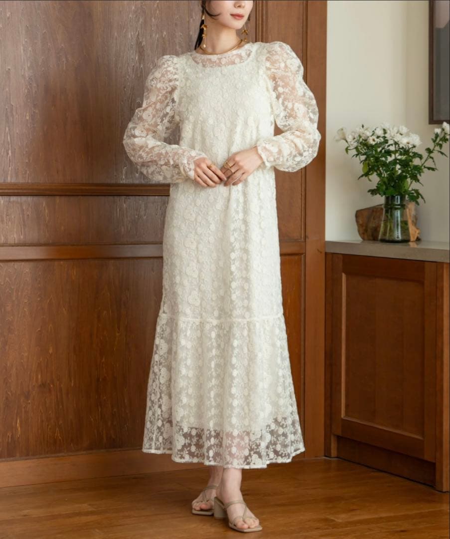 hinari フラワー刺繍チュールレースワンピース