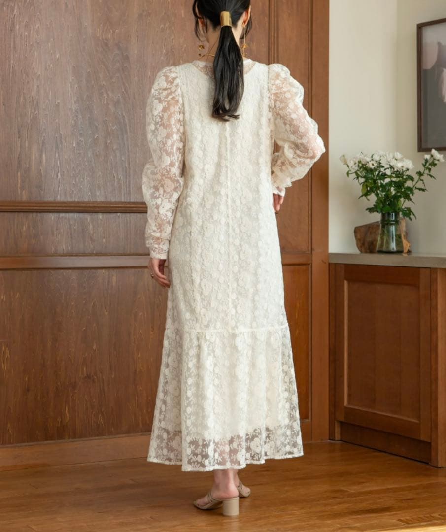 hinari フラワー刺繍チュールレースワンピース