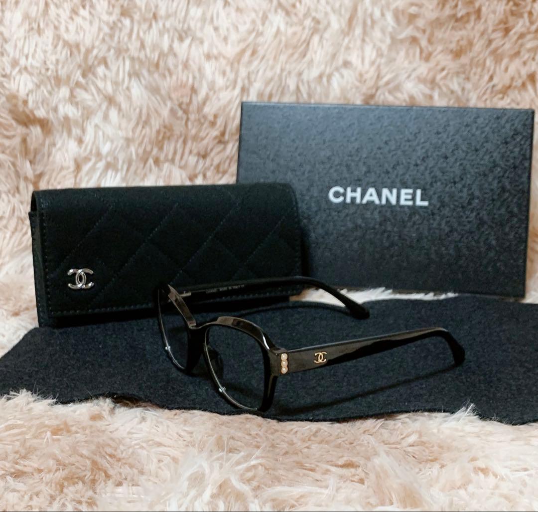 非売品　CHANELノベルティメガネ&ケース