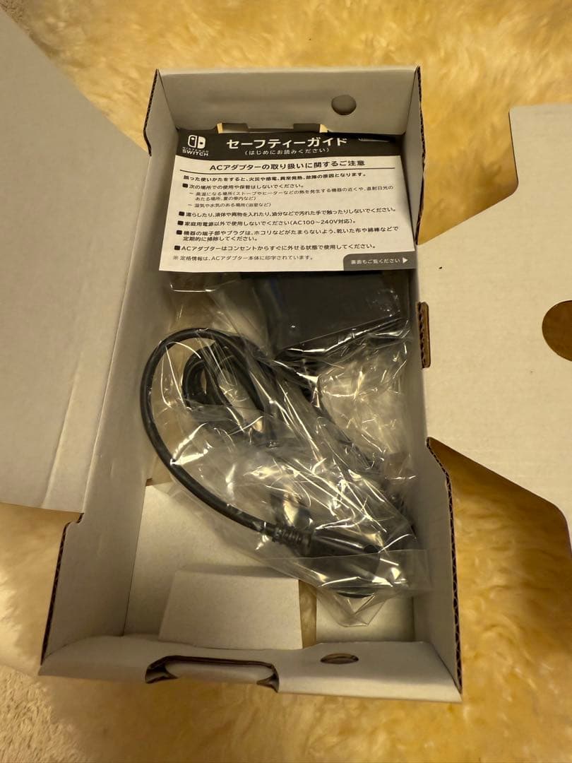 新品　未使用⭐︎Nintendo Switchライト　コーラル