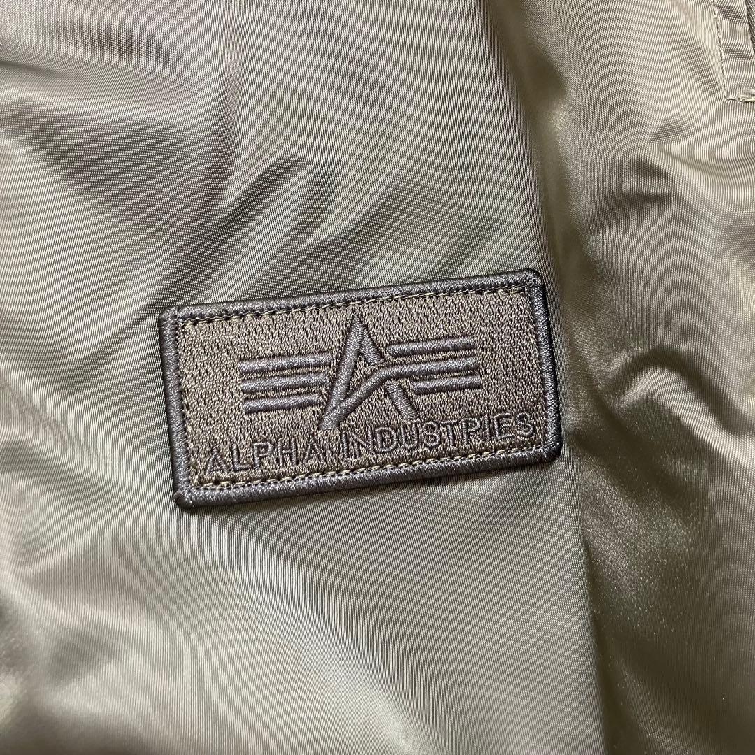 未使用級✨アルファインダストリーズ XL フード・ワッペン 2way MA-1