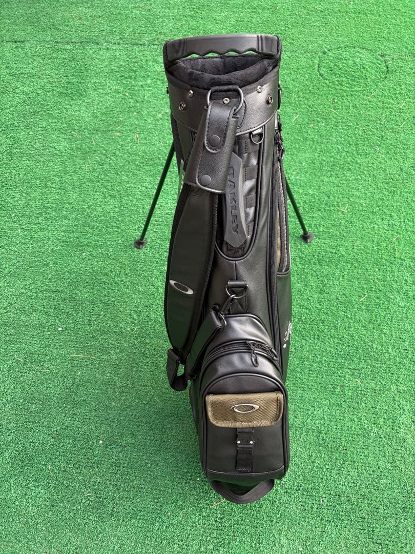 Oakley ブラック キャディバッグ
