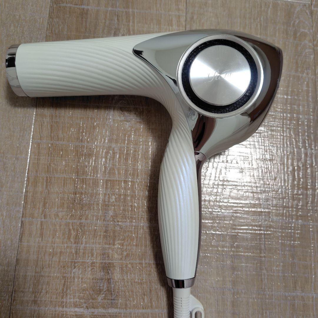 かぜぐすりになります　リファ　ドライヤー