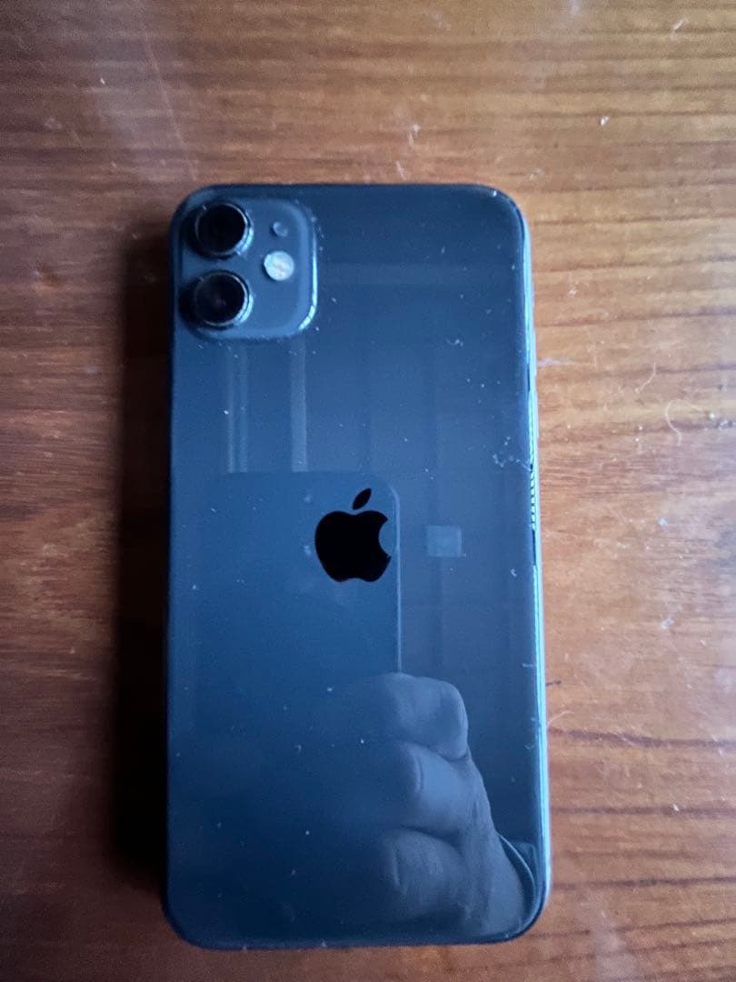 Apple iPhone 11ブラック 本体