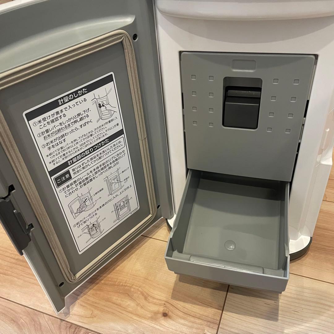 【美品】保冷米びつ　HRC-10SW エムケー精工　ライスクール