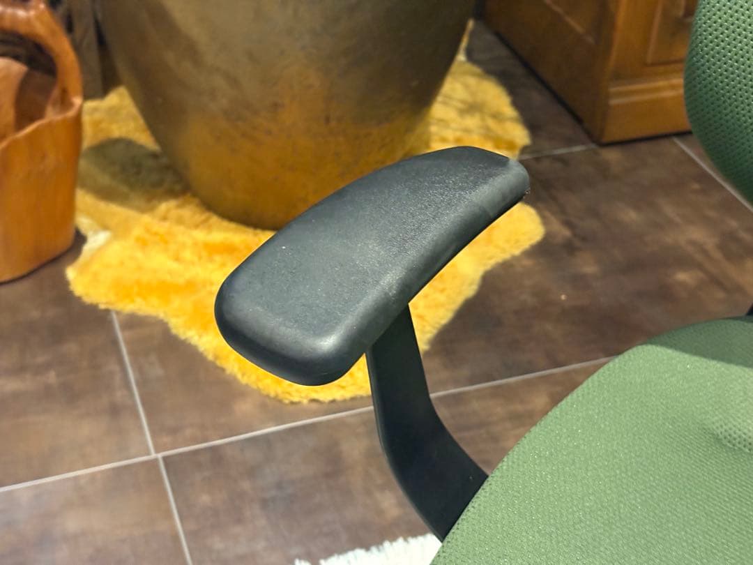 ④KOKUYO コクヨ　デスクチェア　オフィスチェア　イングチェア　H