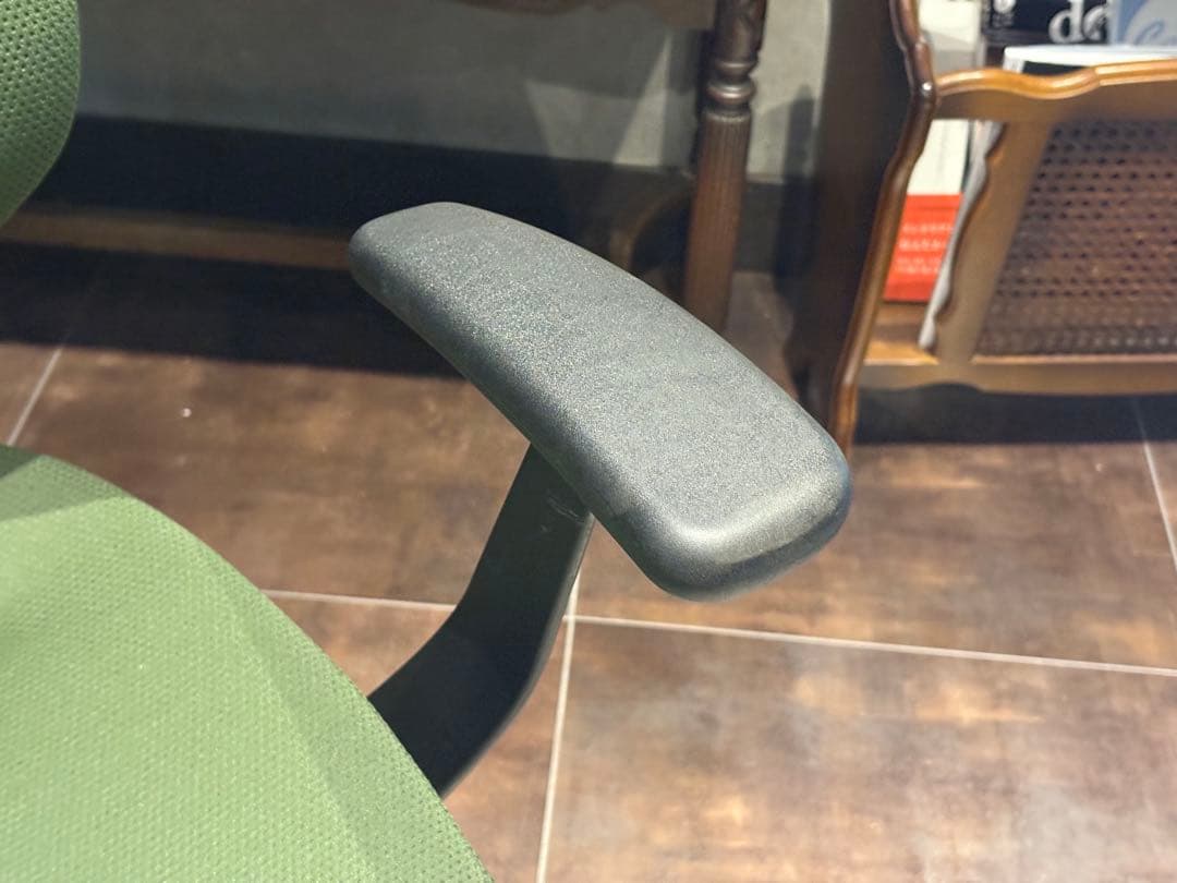 ④KOKUYO コクヨ　デスクチェア　オフィスチェア　イングチェア　H