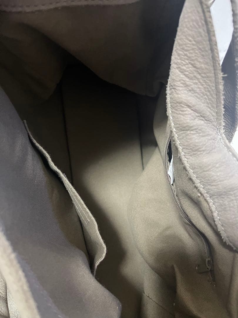 TRES archive グランジ ワンショルダーバッグ 肩掛け スタッズ 牛革