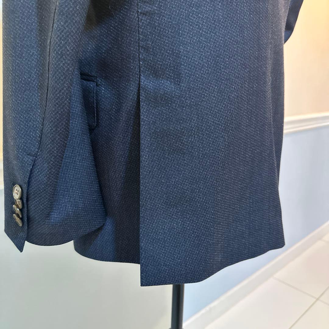 イタリー　ダークブルー スリーピーススーツ ウール混紡