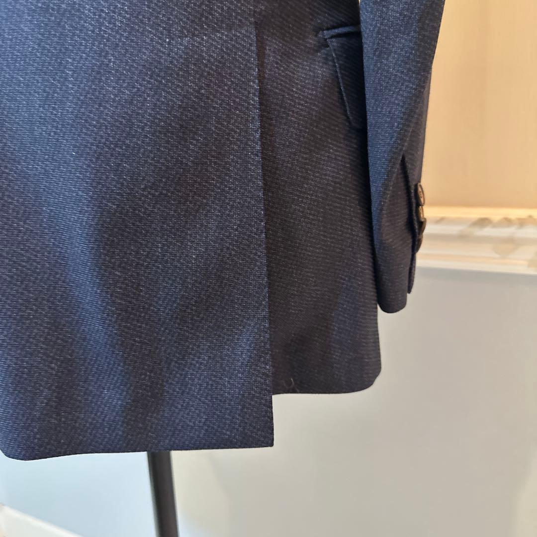 イタリー　ダークブルー スリーピーススーツ ウール混紡