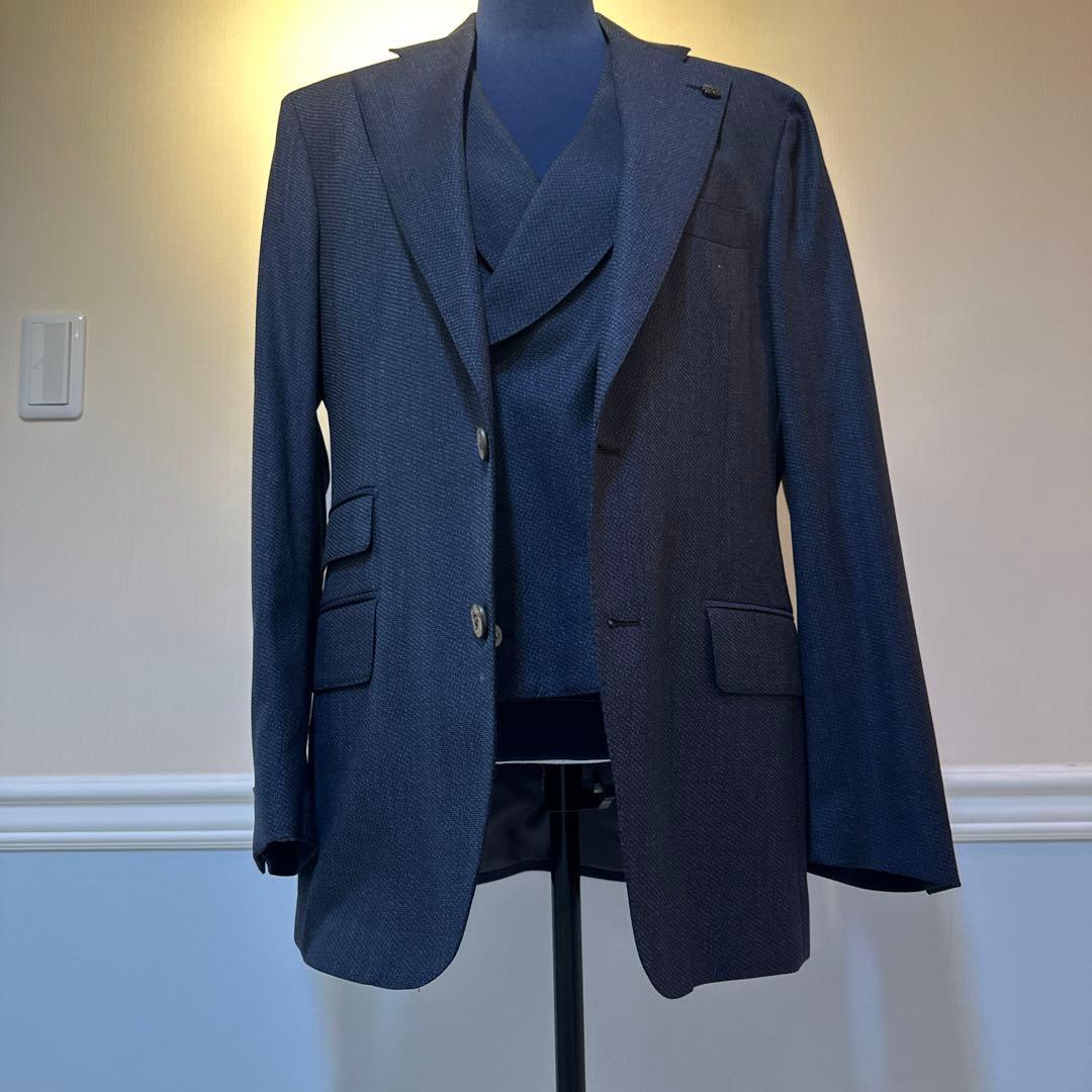 イタリー　ダークブルー スリーピーススーツ ウール混紡