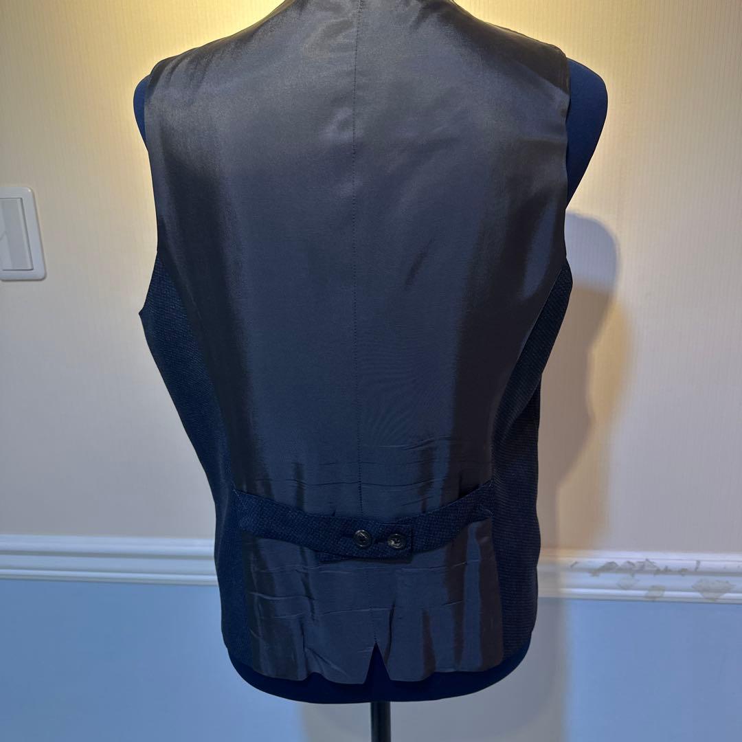 イタリー　ダークブルー スリーピーススーツ ウール混紡