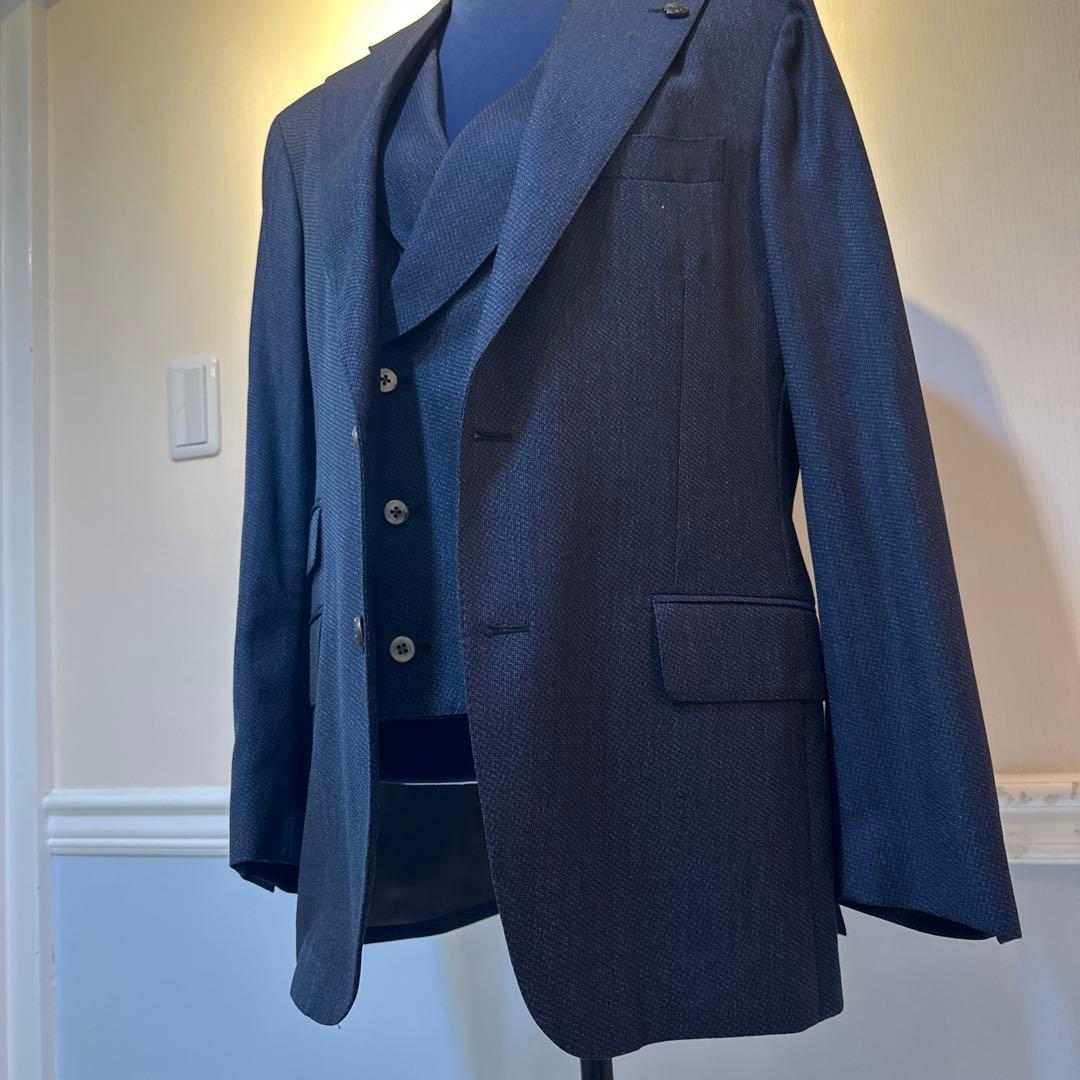 イタリー　ダークブルー スリーピーススーツ ウール混紡