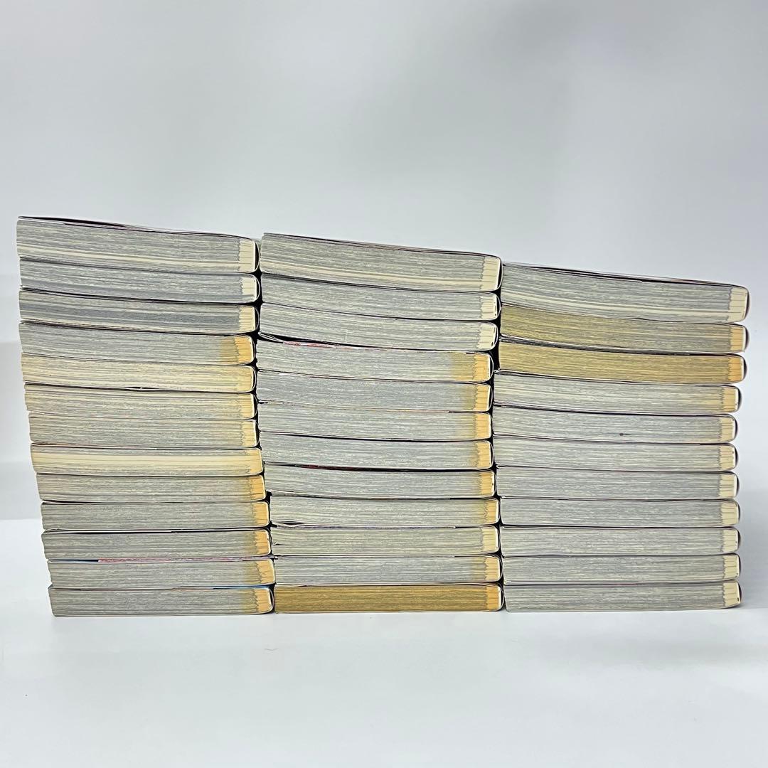 進撃の巨人 漫画 全巻セット 全34巻セット オリジナルDVD 缶バッジ まとめ