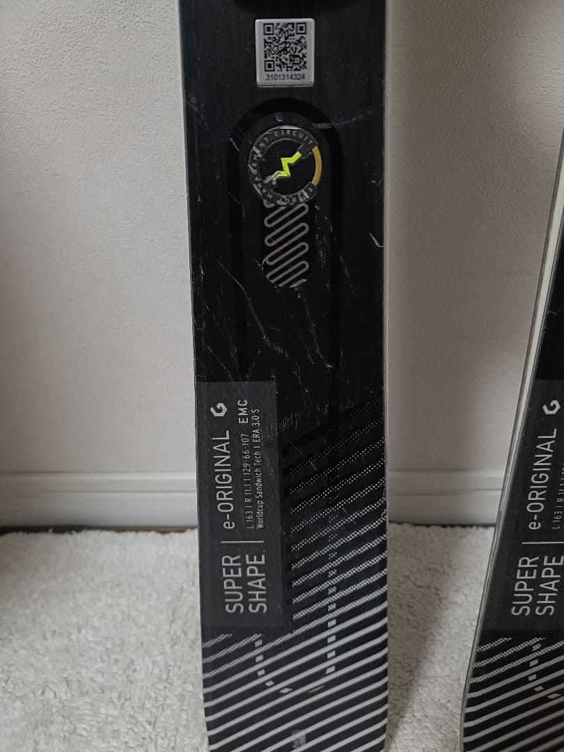 4日間使用　HEAD SUPERSHAPE E-ORIGINAL 163cm