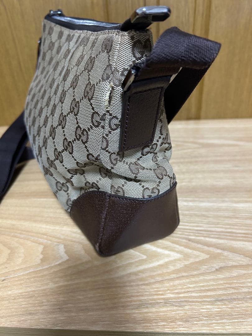 グッヂ　GUCCI ショルダーバッグ