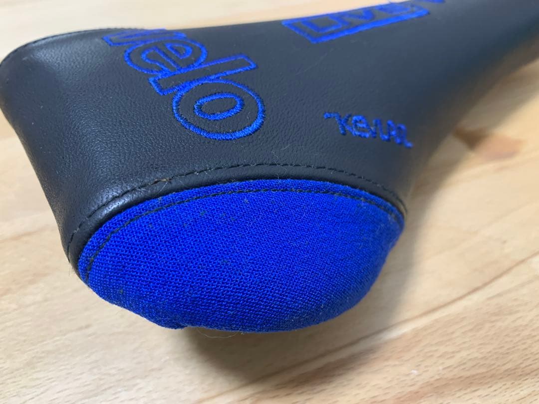 Velo Live Wire suspension サドル 黒/青