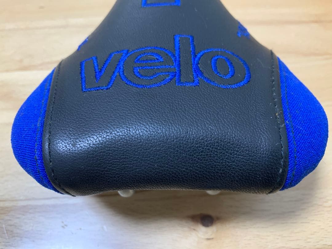 Velo Live Wire suspension サドル 黒/青