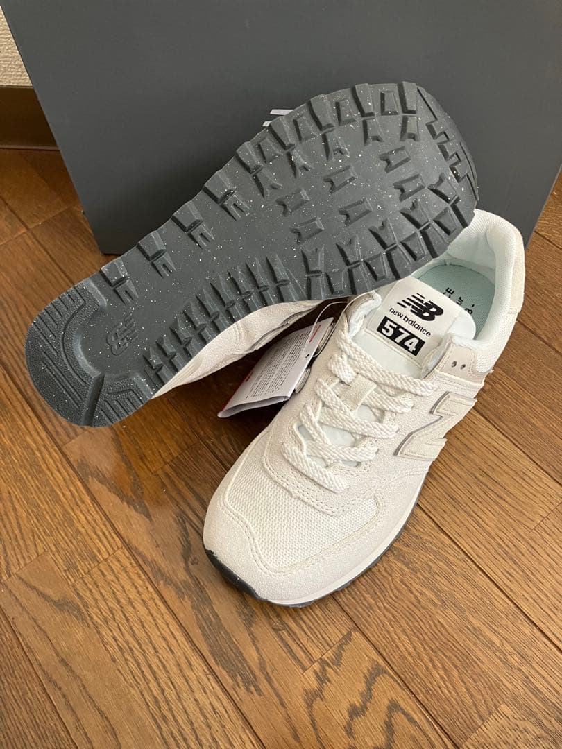 23.5cm ニューバランスU574 オールオフホワイトカラー