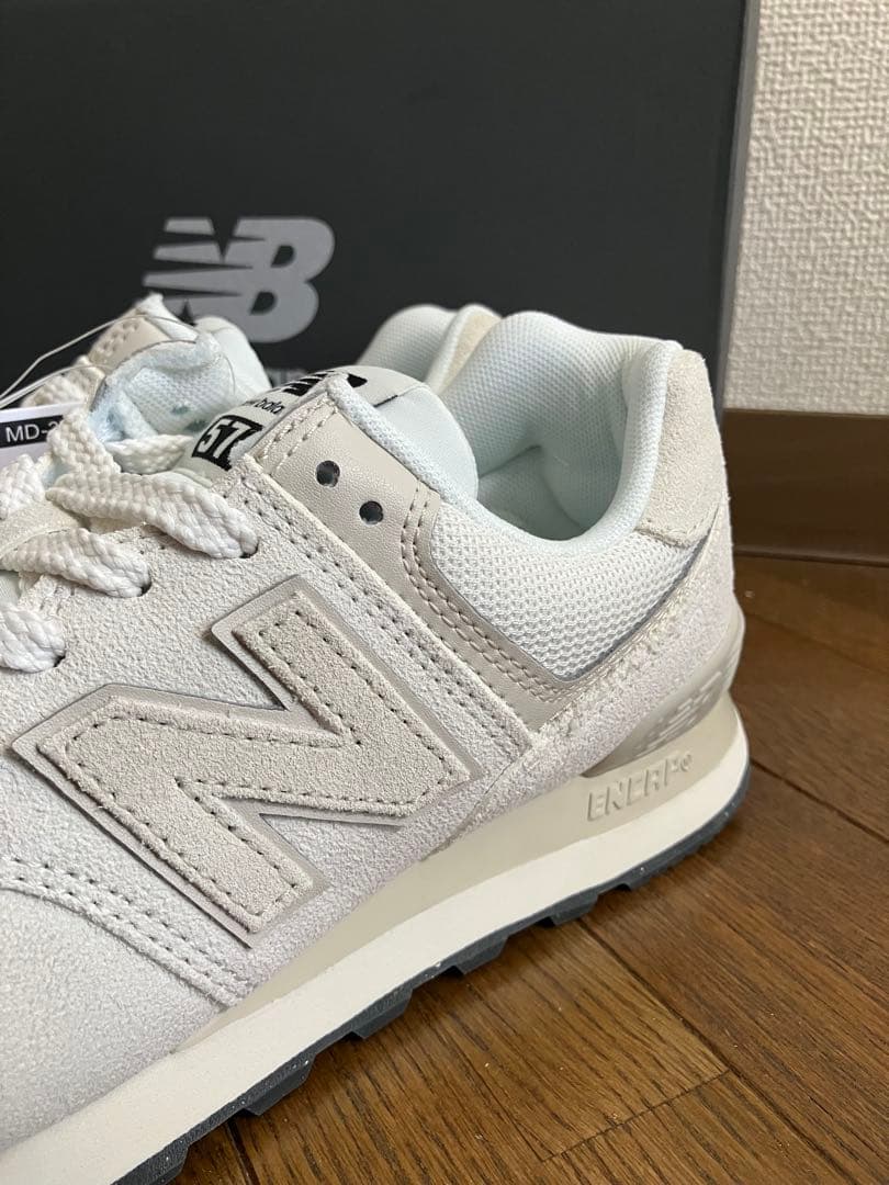 23.5cm ニューバランスU574 オールオフホワイトカラー
