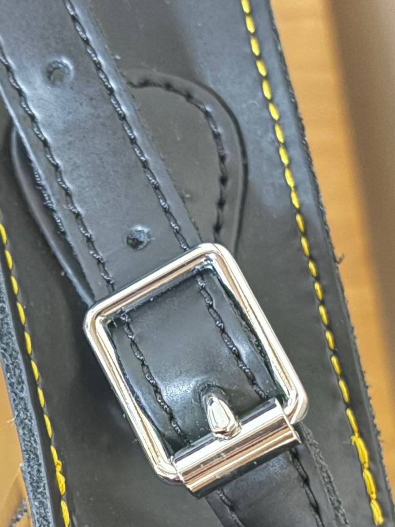 最安値　Dr. Martens 7インチ サッチェルバッグ