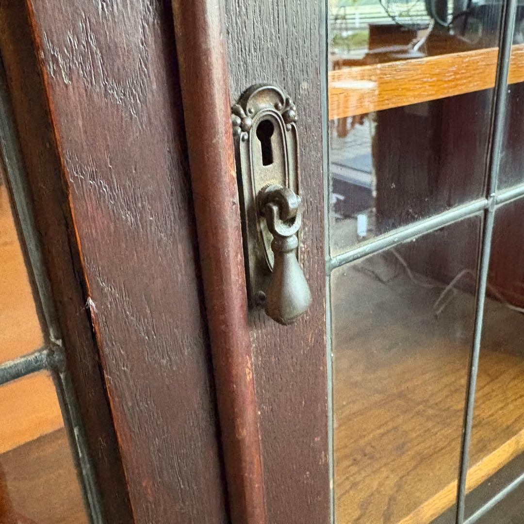 英国アンティーク　ヴィンテージ ブックシェルフ　猫脚キャビネット　クラシック